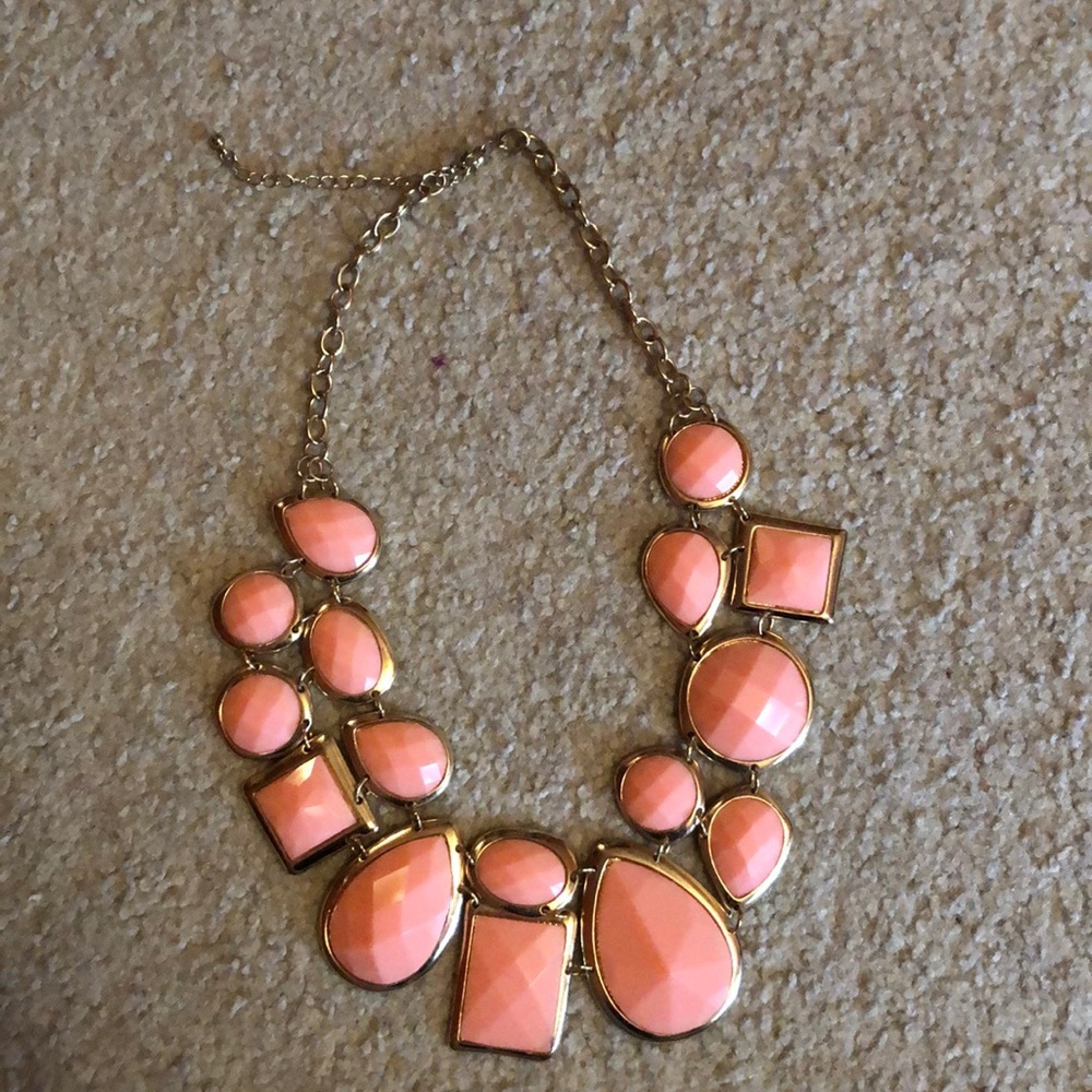 Adjustable statement necklace